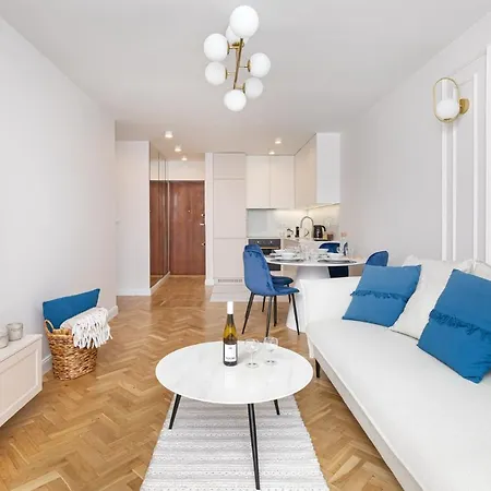Ecru Boho Living With View Daire Varşova