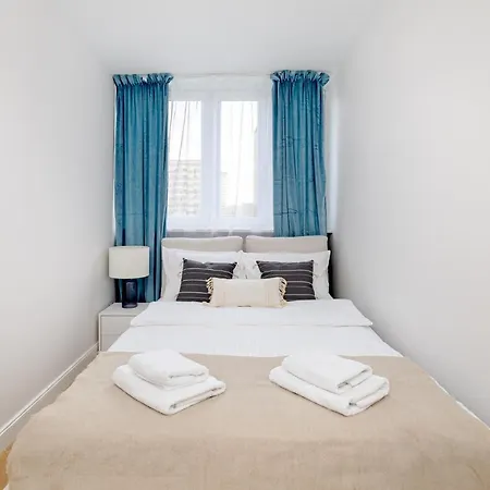 Daire Ecru Boho Living With View *